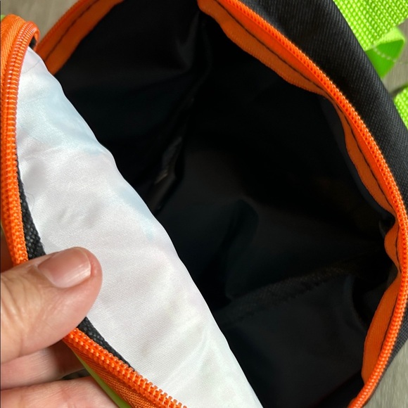 Disney lBackpack - Green and Black - Picture 6 of 8